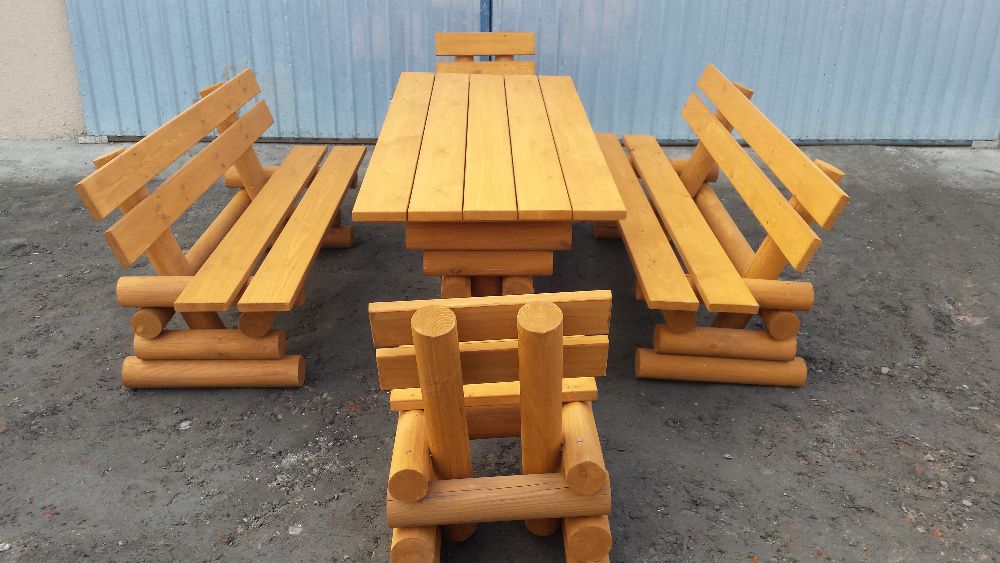 zestaw mebli z bali drewnianych