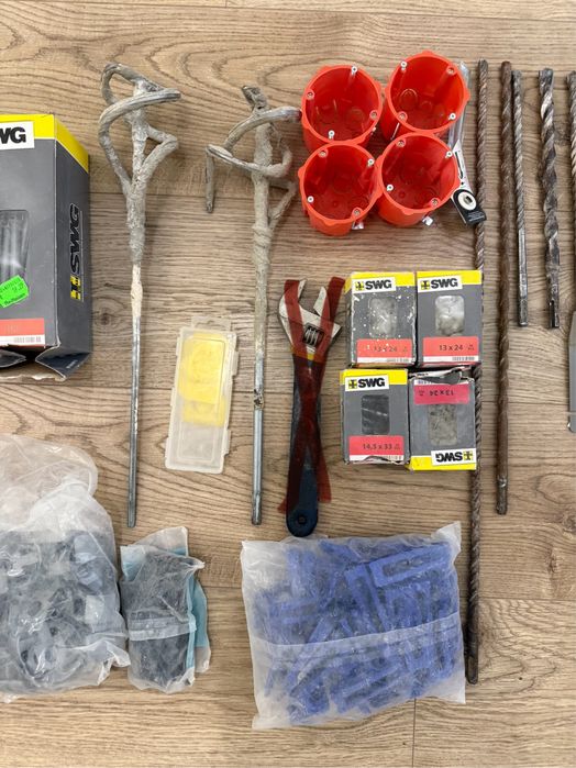 Wiertło, wkręty, mieszadła, puszka podtynkowa, system poziomujący