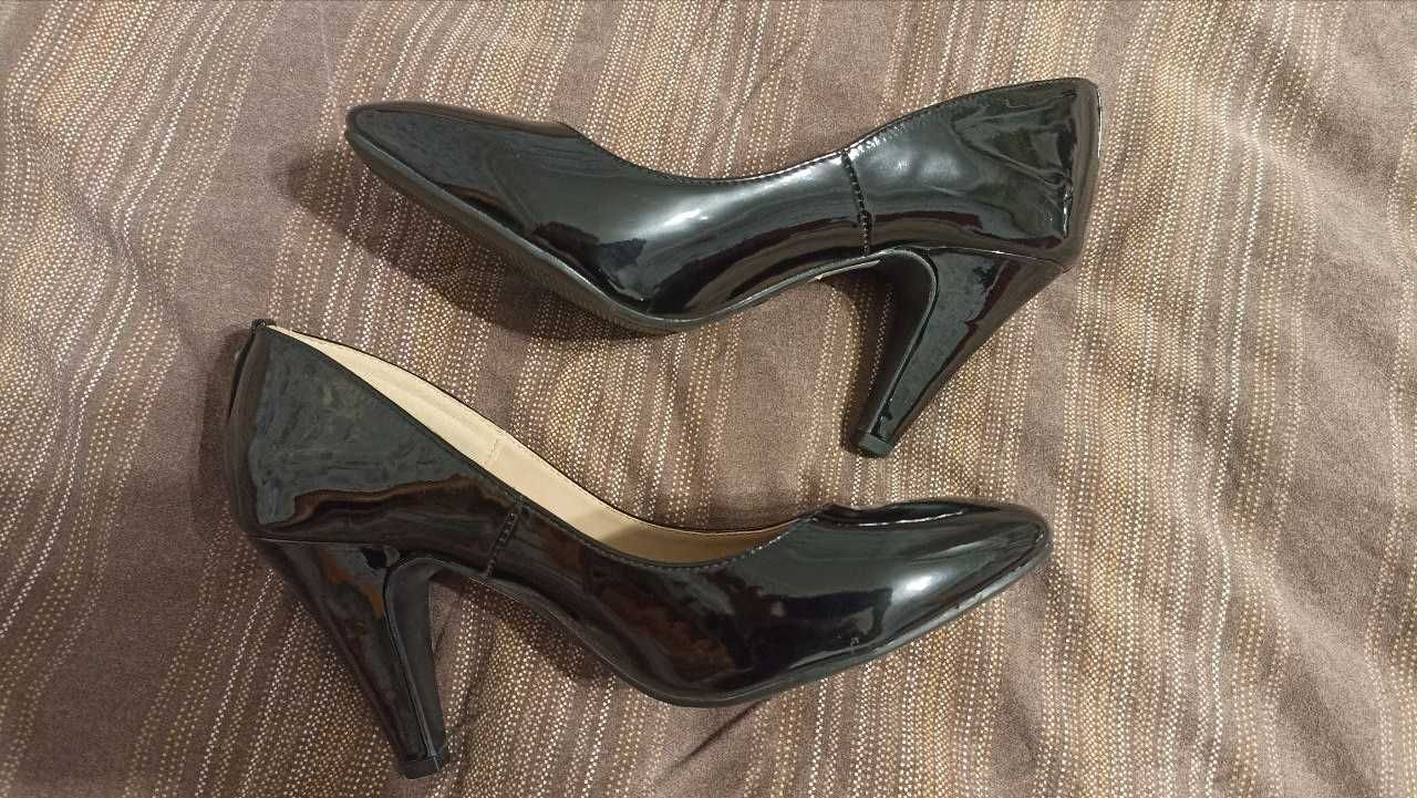 Лаковые туфли лодочки на каблуке 8,5 см head over heels dune р.38