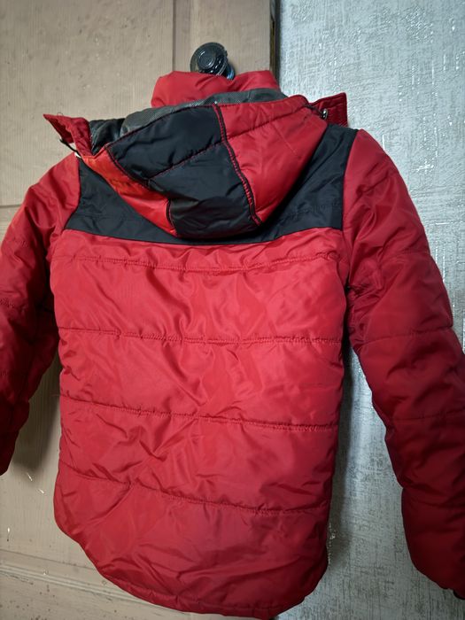 Червона зимова куртка 12-13 років