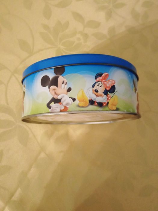 Lata  Redonda Vazia da Disney