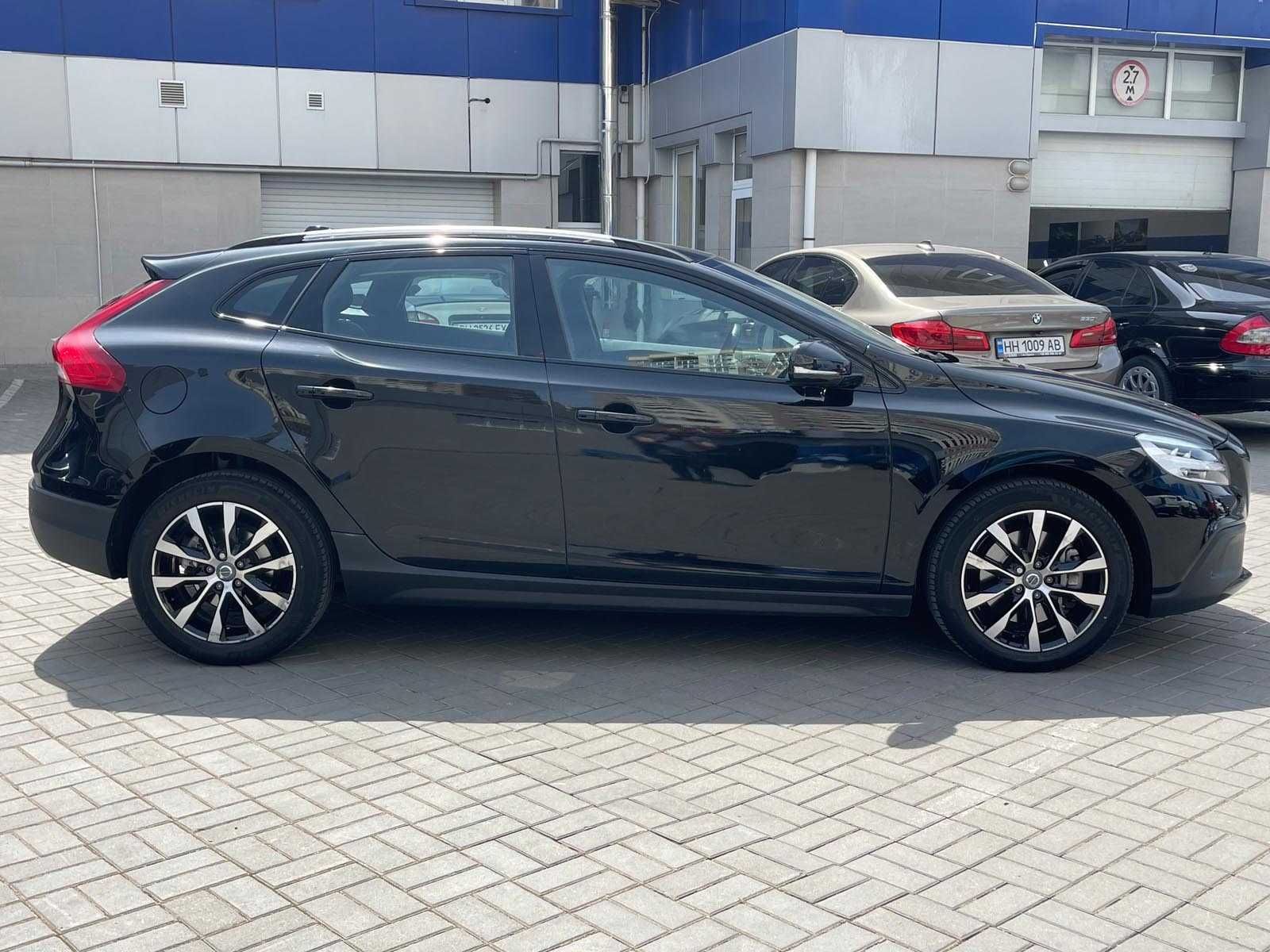 Продам Volvo V40 2019р. #43398