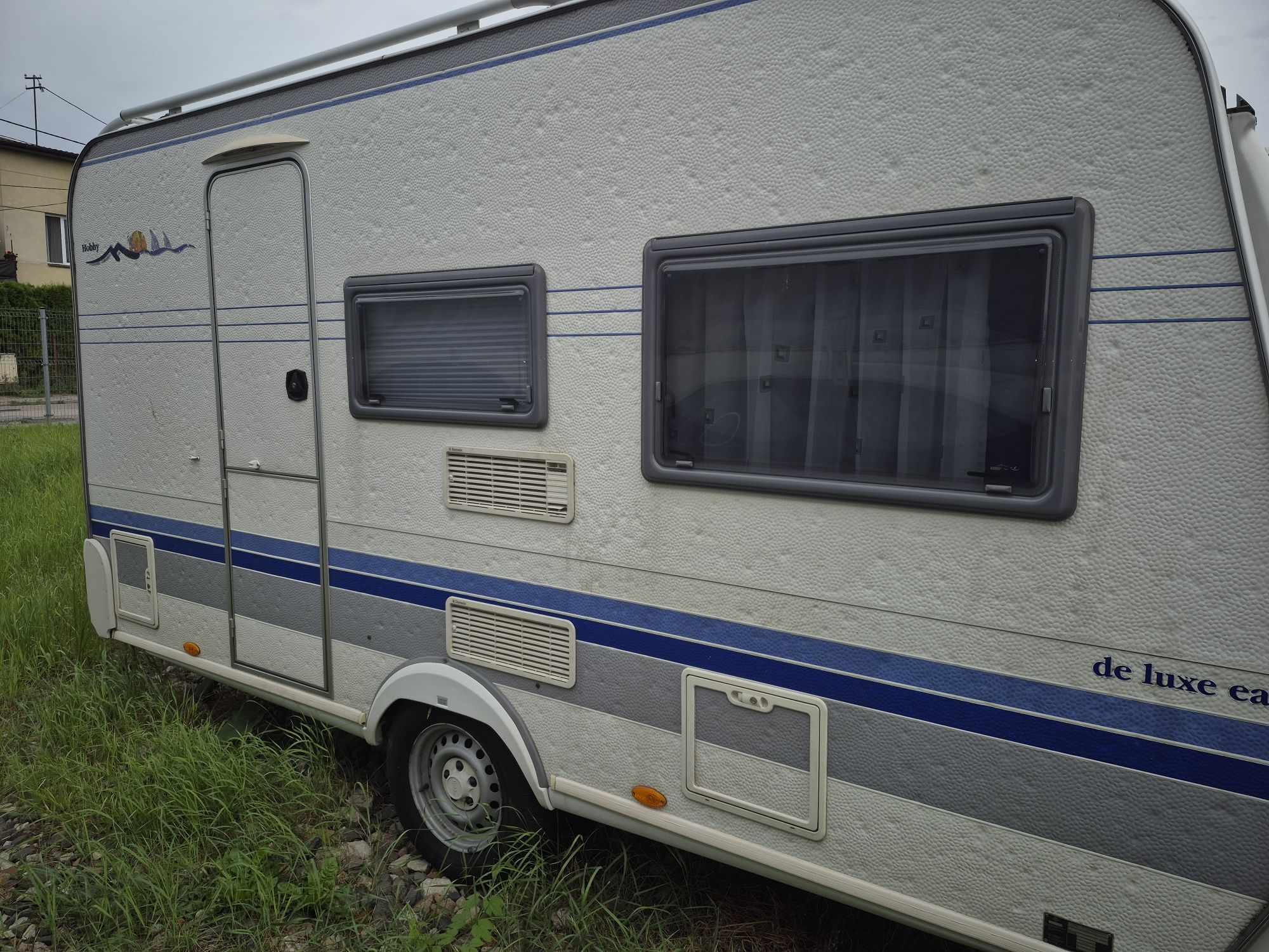 Przyczepa kempingowa hobby 400 z 2004r z pompowanym przedsionkiem