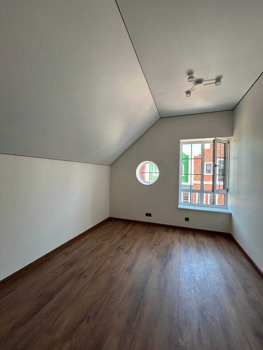 Продаж ТаунХаусу  з ремонтом та меблями