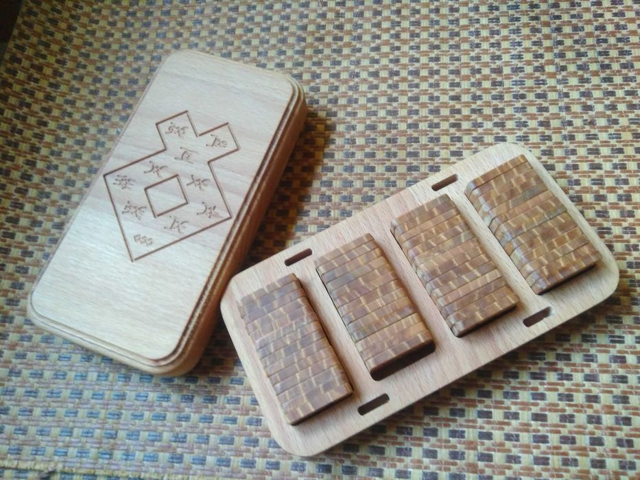 Алатырь-руны (набор со шкатулкой) (55 рун)