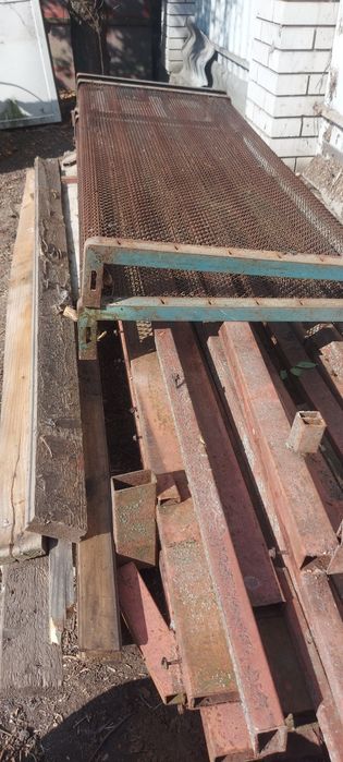 Продам  металеве ліжко, е 5 штук