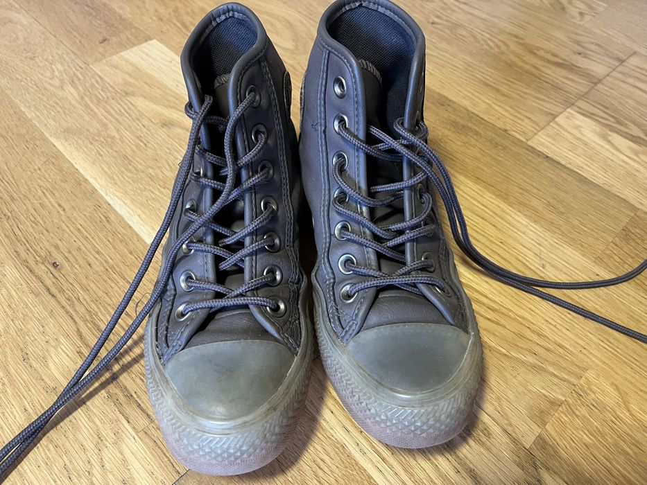 Bury Converse r.35