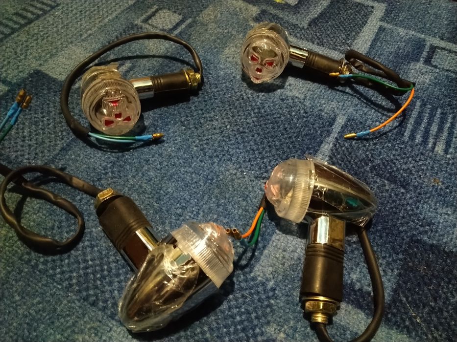 Продаю нові поворотники на мотоцикл