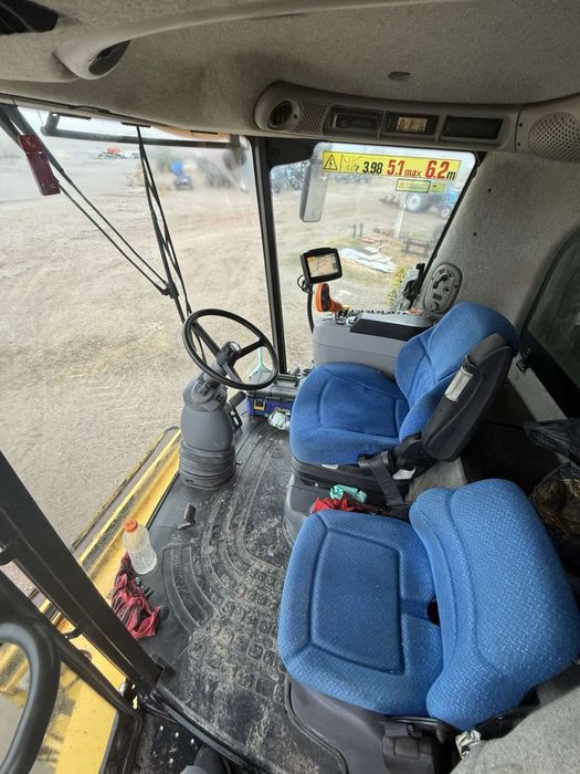 Продам комбайн New Holland CX8080