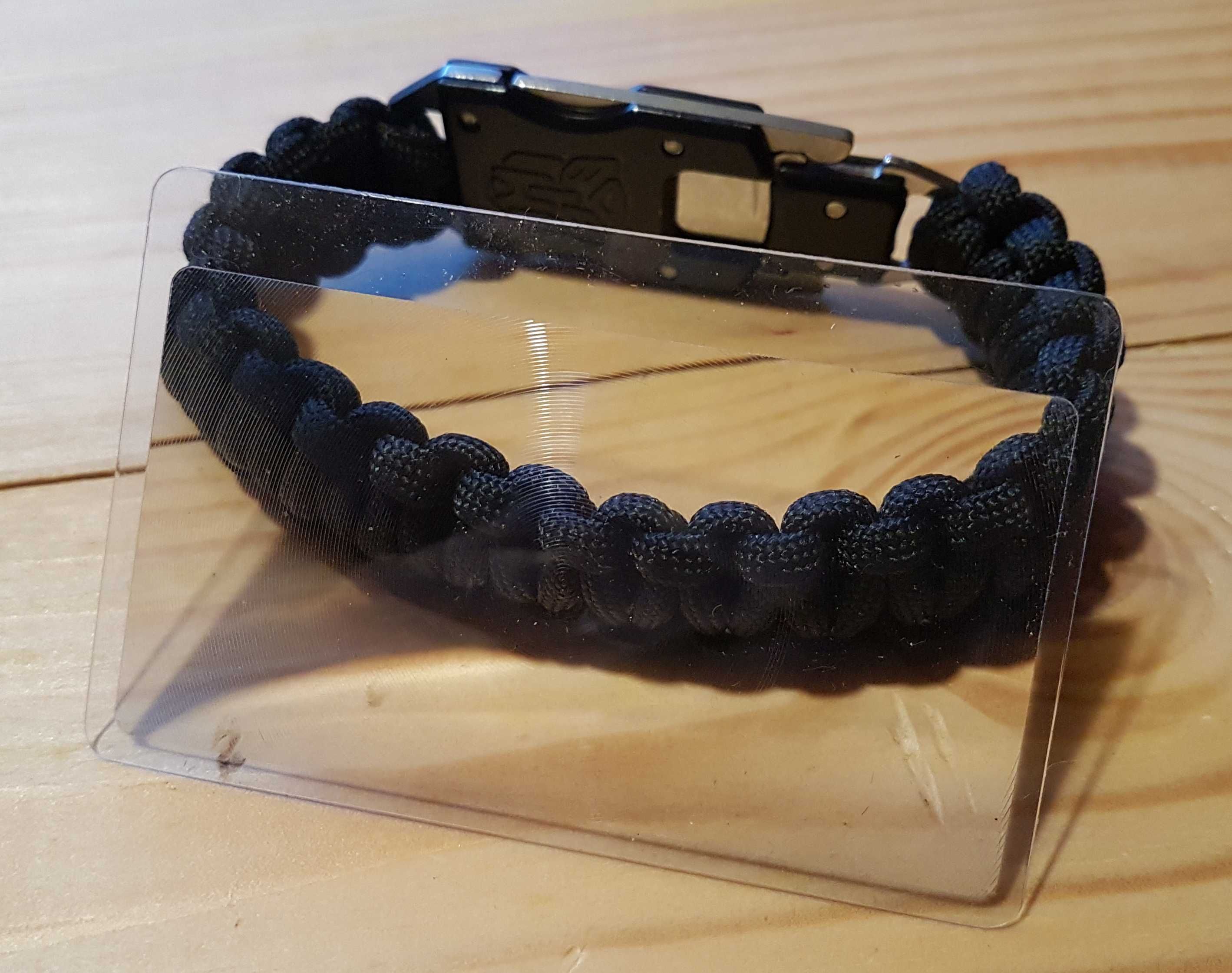 Zestaw surwiwalowy - bransoleta paracord, nóż, lina, lupa. Dwa kolory.