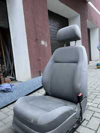Автомобільне крісло для Volkswagen Caddy