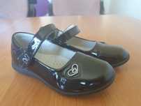 Buty galowe, lakierki dziewczęce 31