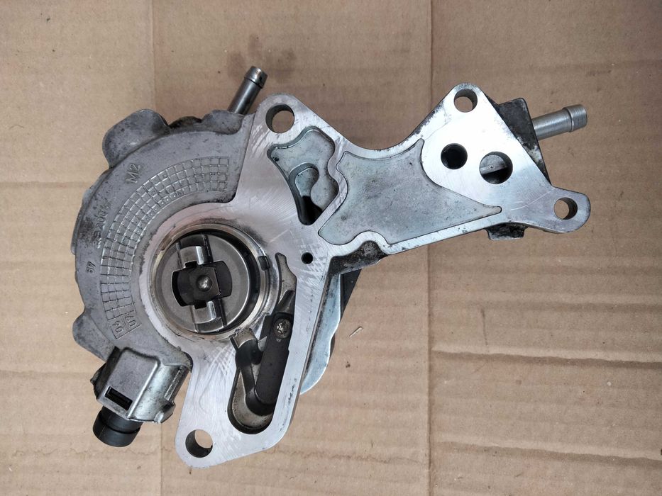 Продам вакуумний тандемнний насос до фольксвагена Туран