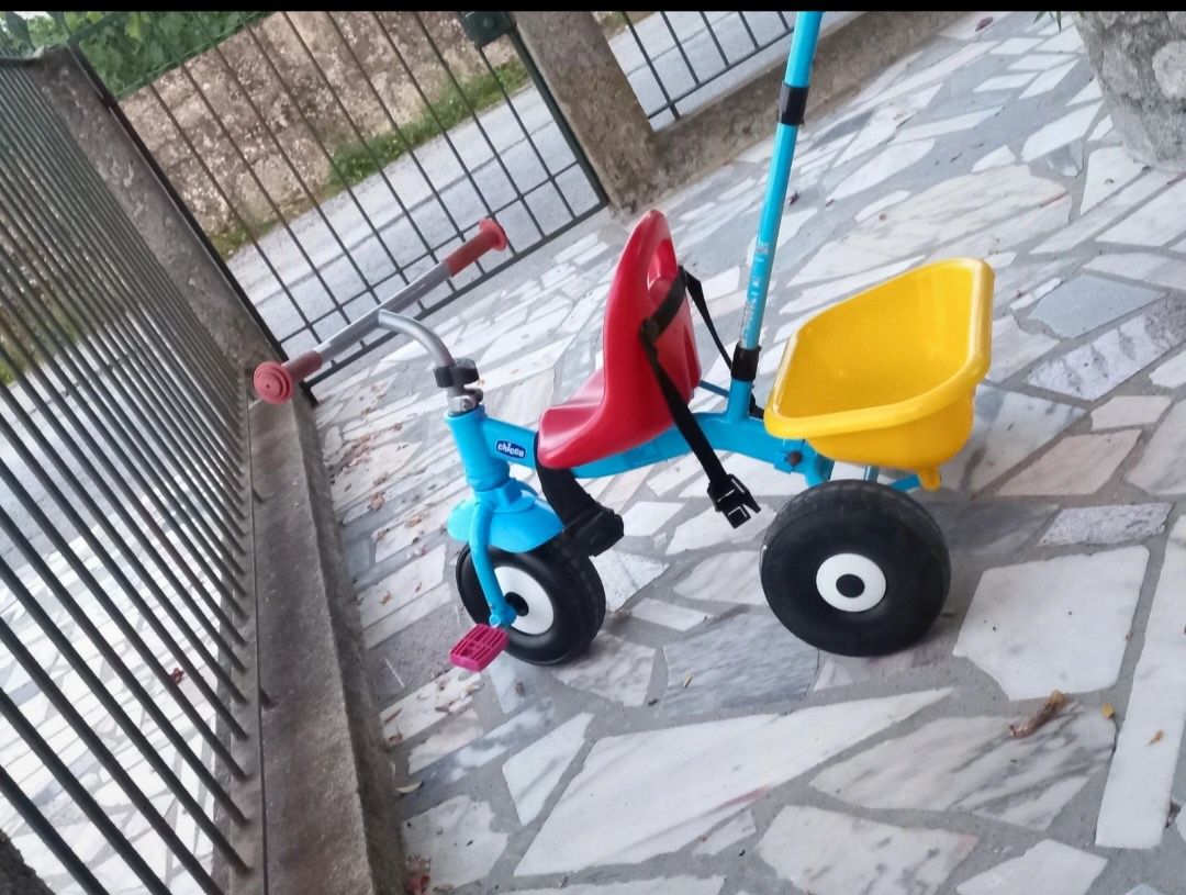 Triciclo de criança da chicco