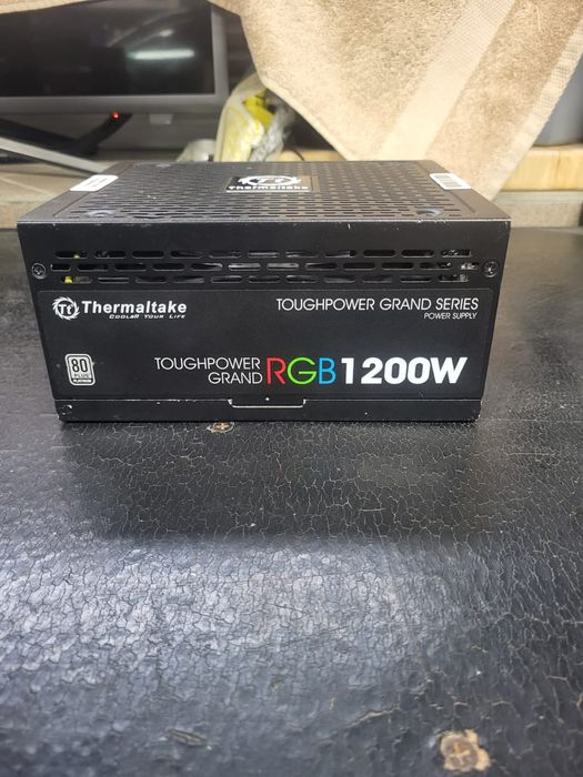 Блоки живлення ПК Thermaltake 1200W, 1350W, 1650W.
