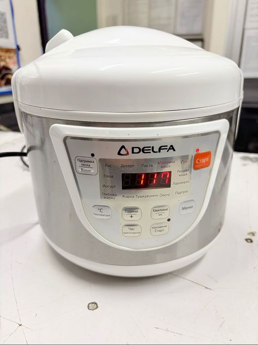 Мультиварка DELFA DMC-301 почти новая.