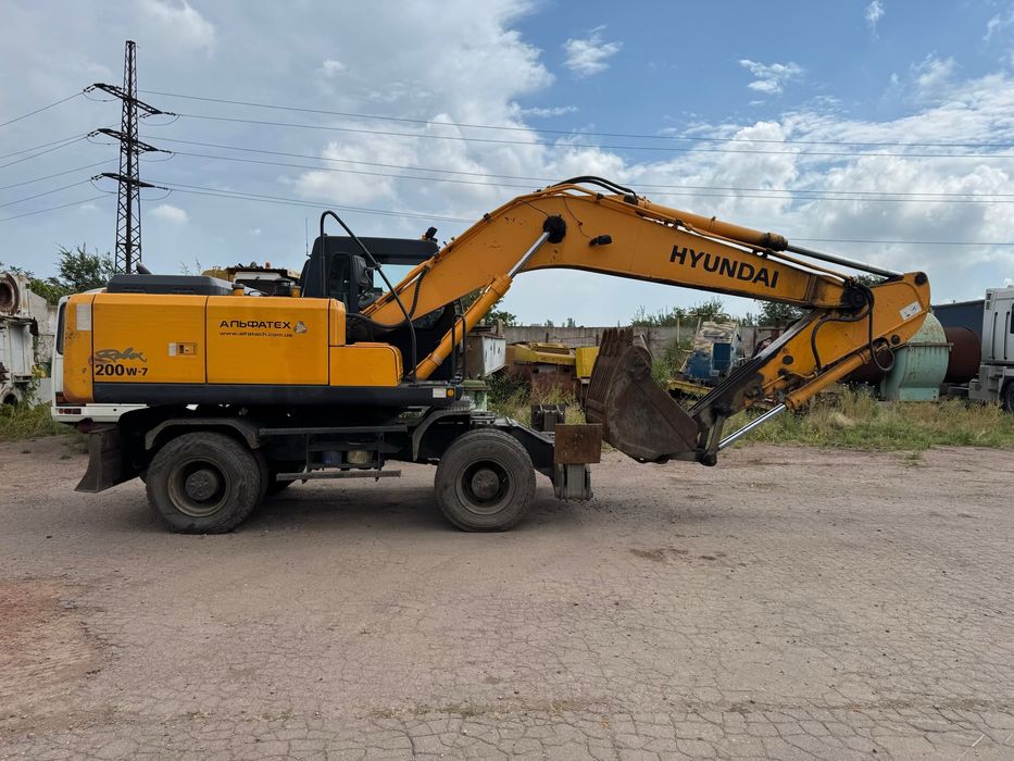 Экскаватор  Hyundai R 200-W7 2008