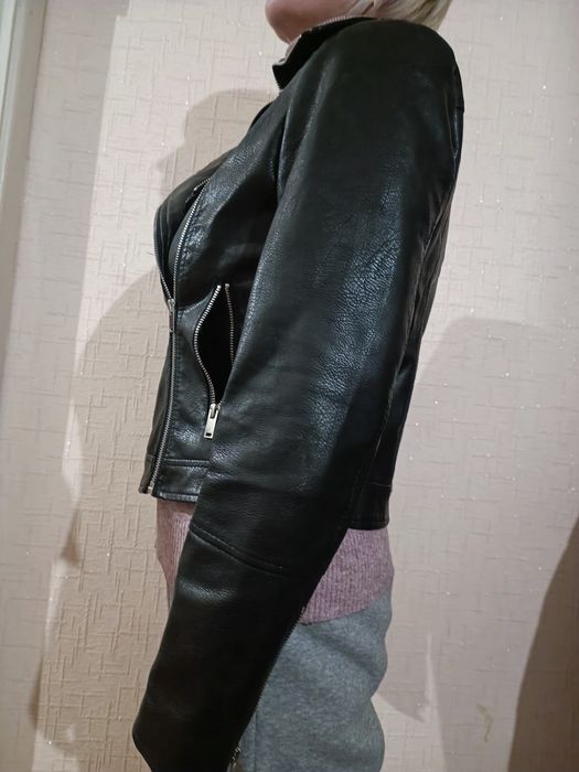 Куртка,кофта,бомбер,пиджак,кожанка