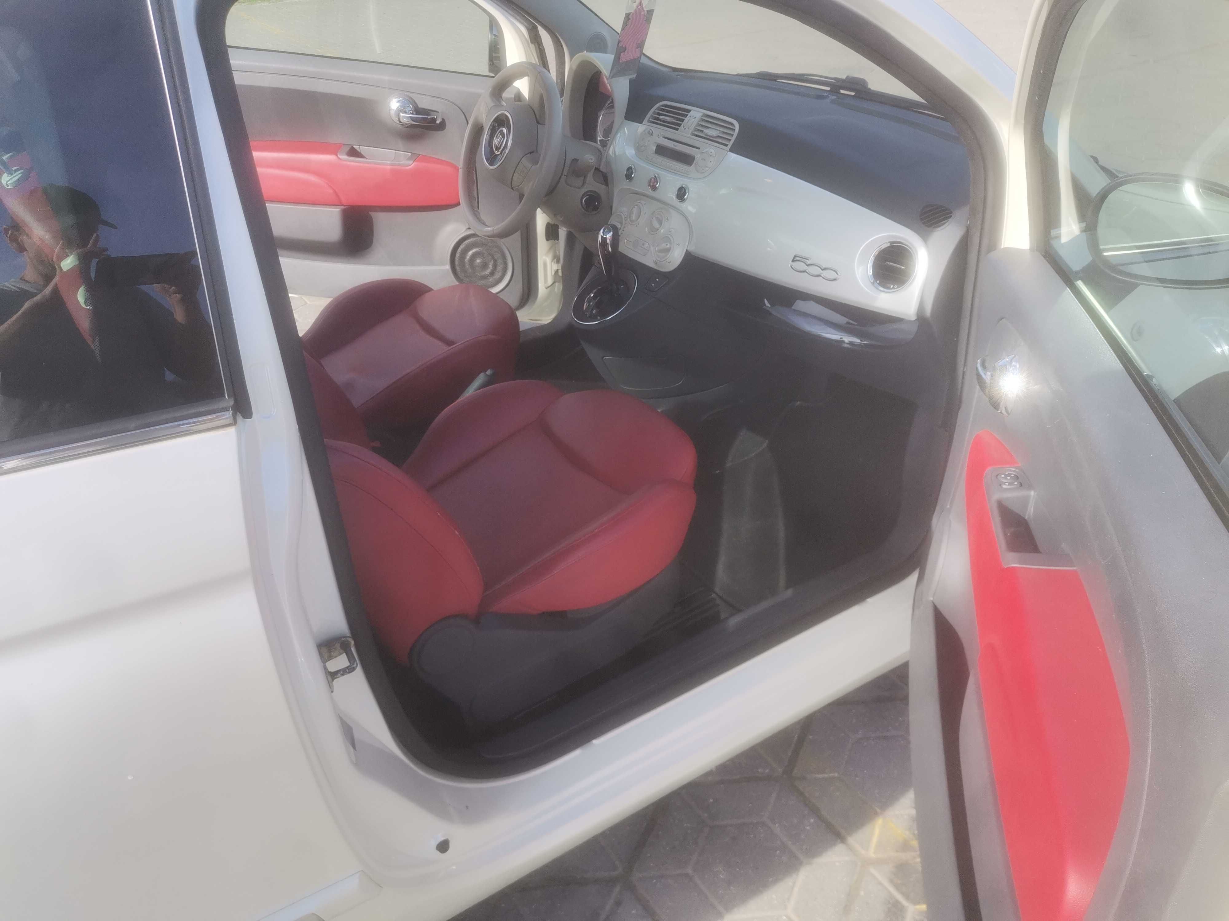 Fiat 500 Automat, kolor perła, czerwone skóry, klima, panorama
