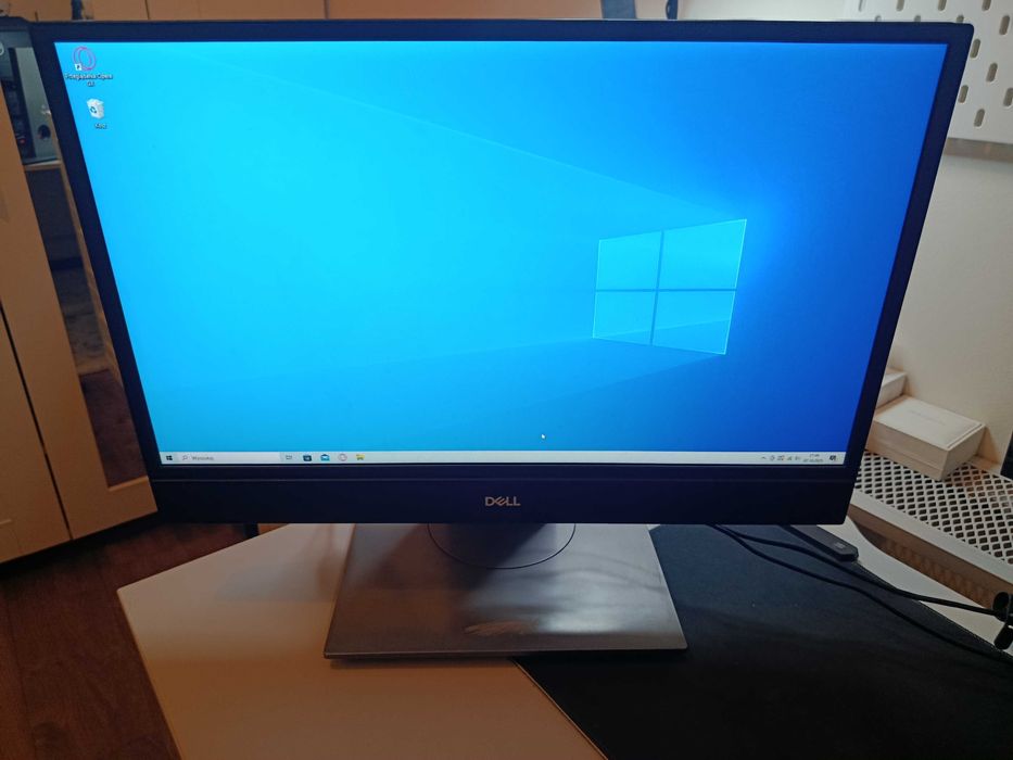 Komputer stacjonarny z wbudowanym monitorem