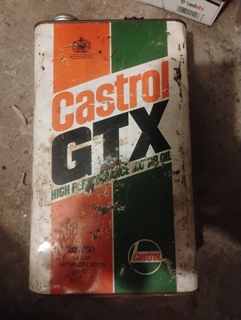 Puszka po oleju Castrol GTX
