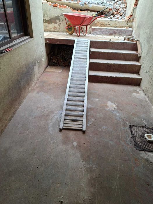 Demolições Variadas : Paredes, Muros, Anexos ...