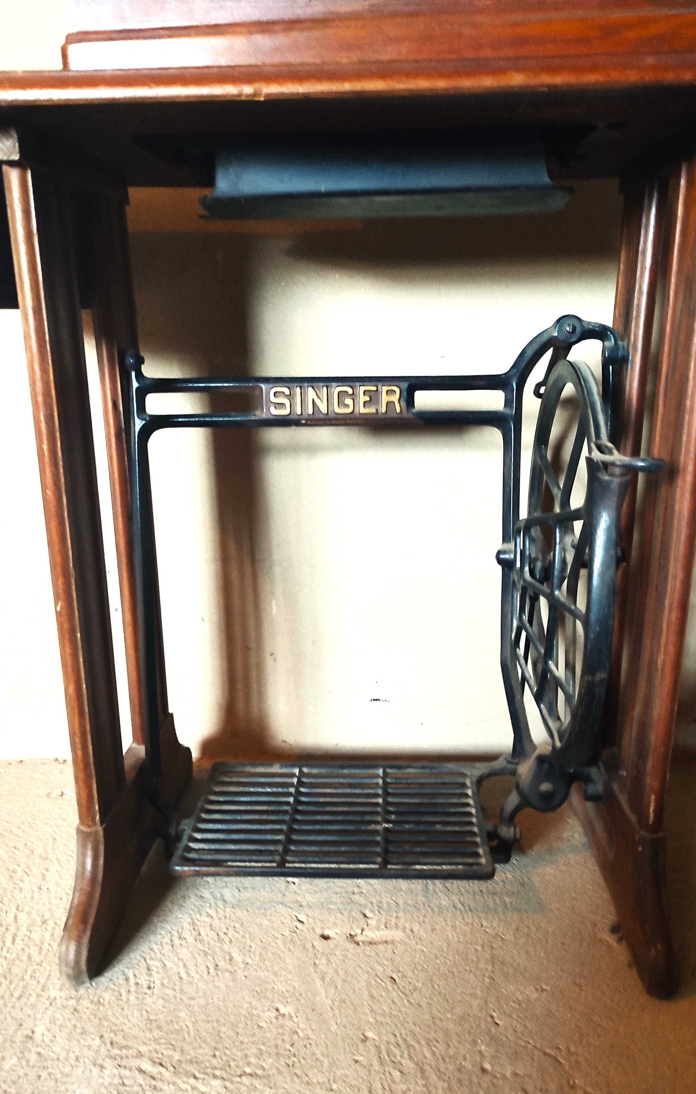 Máquina de Costura Singer Antiga - Vintage
