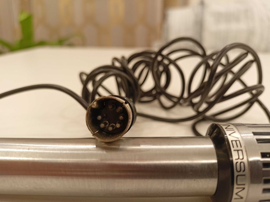 Mikrofon marki Universum