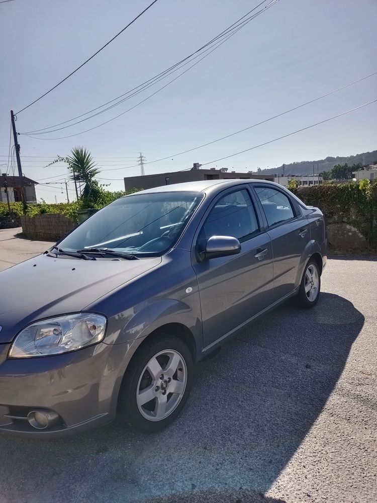 Aveo Lt 2008 pneu novo