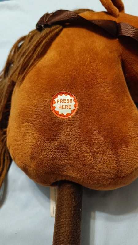 Brązowy hobby horse dźwięk