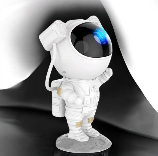 astronauta stojący projektor