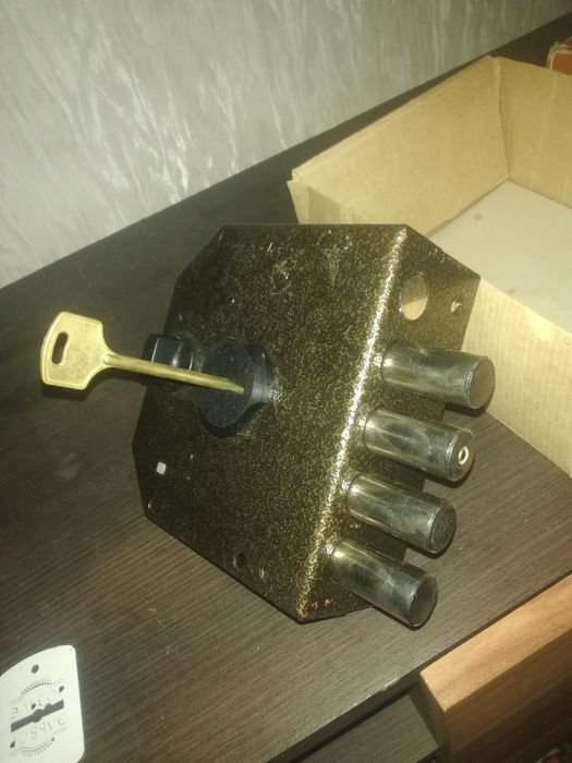 Продам накладной замок эльбор