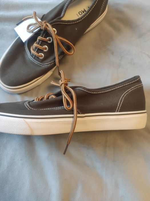 Tenisówki nowe 40