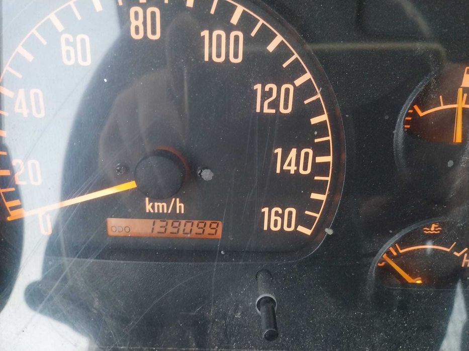 Isuzu 3500Kg  poucos kms 140.000