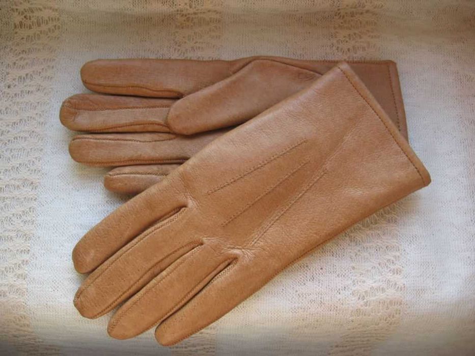 Перчатки кожаные жен. р. 8  ( РУМЫНИЯ)