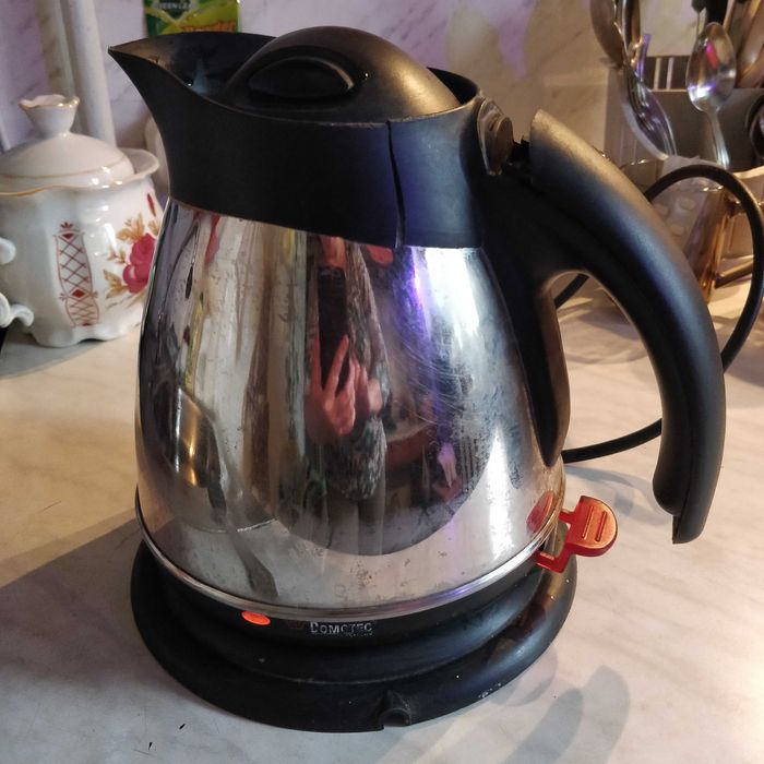 Электрочайник дисковый Domotec 1,2 л