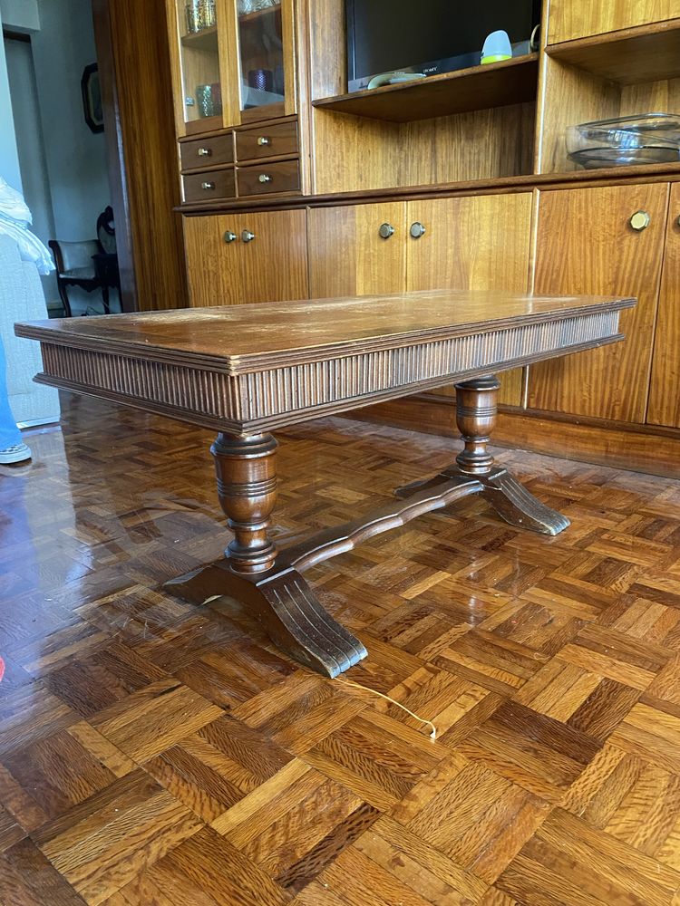 Mesa de apoio de madeira