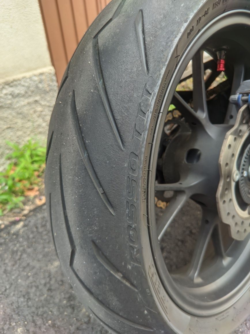 Vendo - Honda CB300R c/ extras (ver descrição).