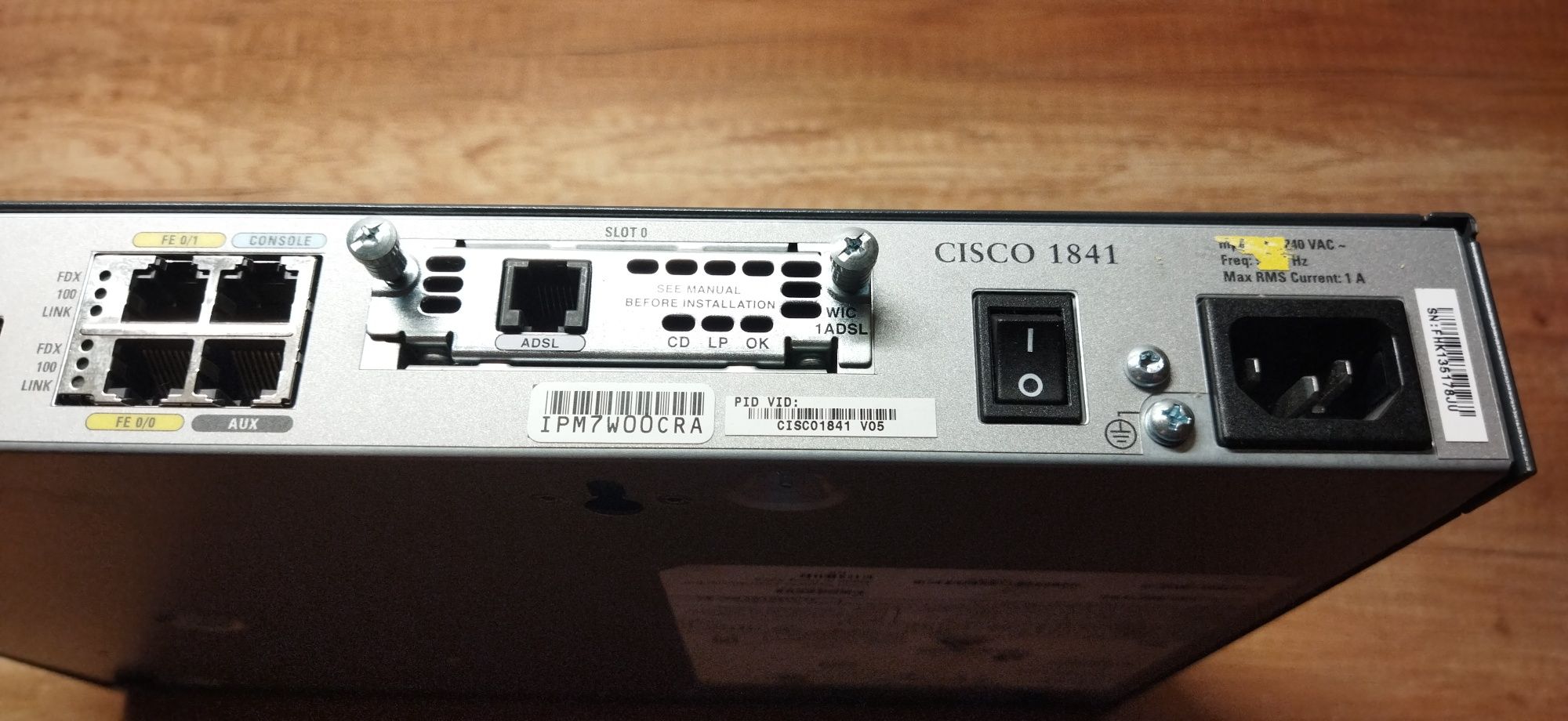 Router Cisco 1841 V05  IPM7W00CRA +WIC 1ADSL