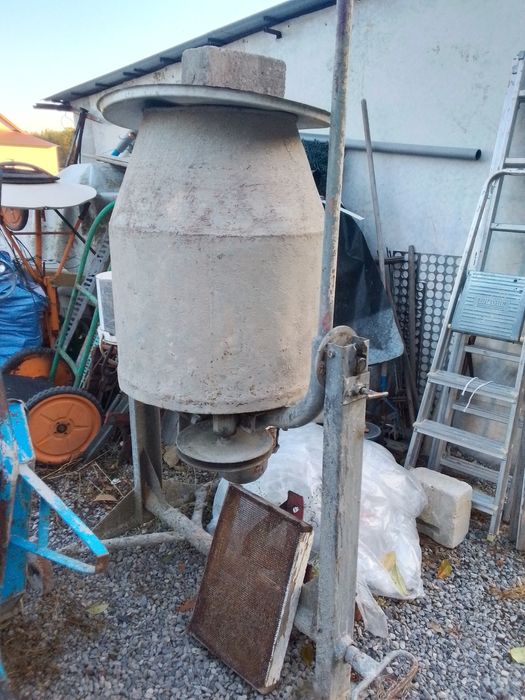 Betoniarka fabryczna 150l.