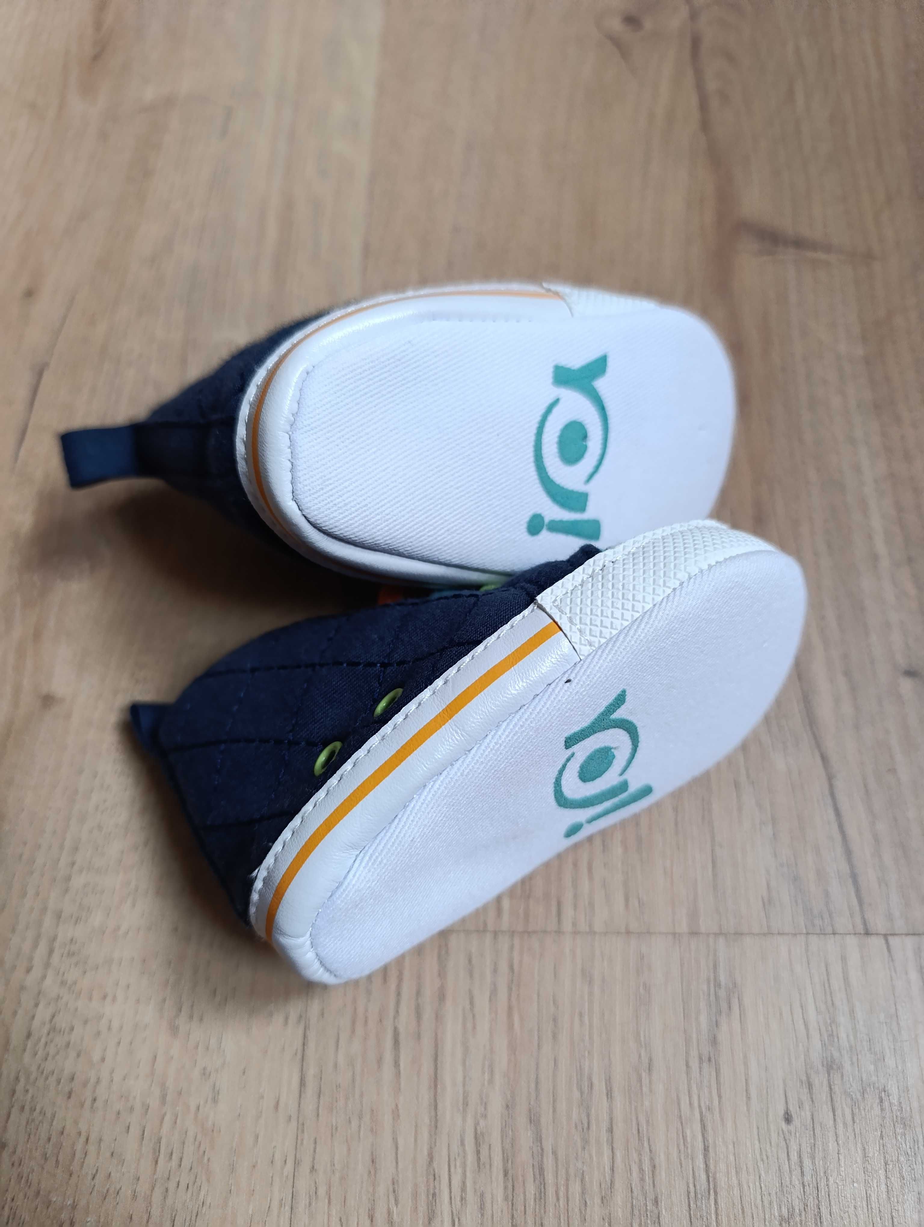 Nowe trampki niechodki Scorpio Granatowe 10cm chrzciny