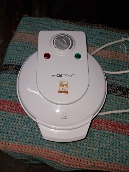 Вафельниця clatronik