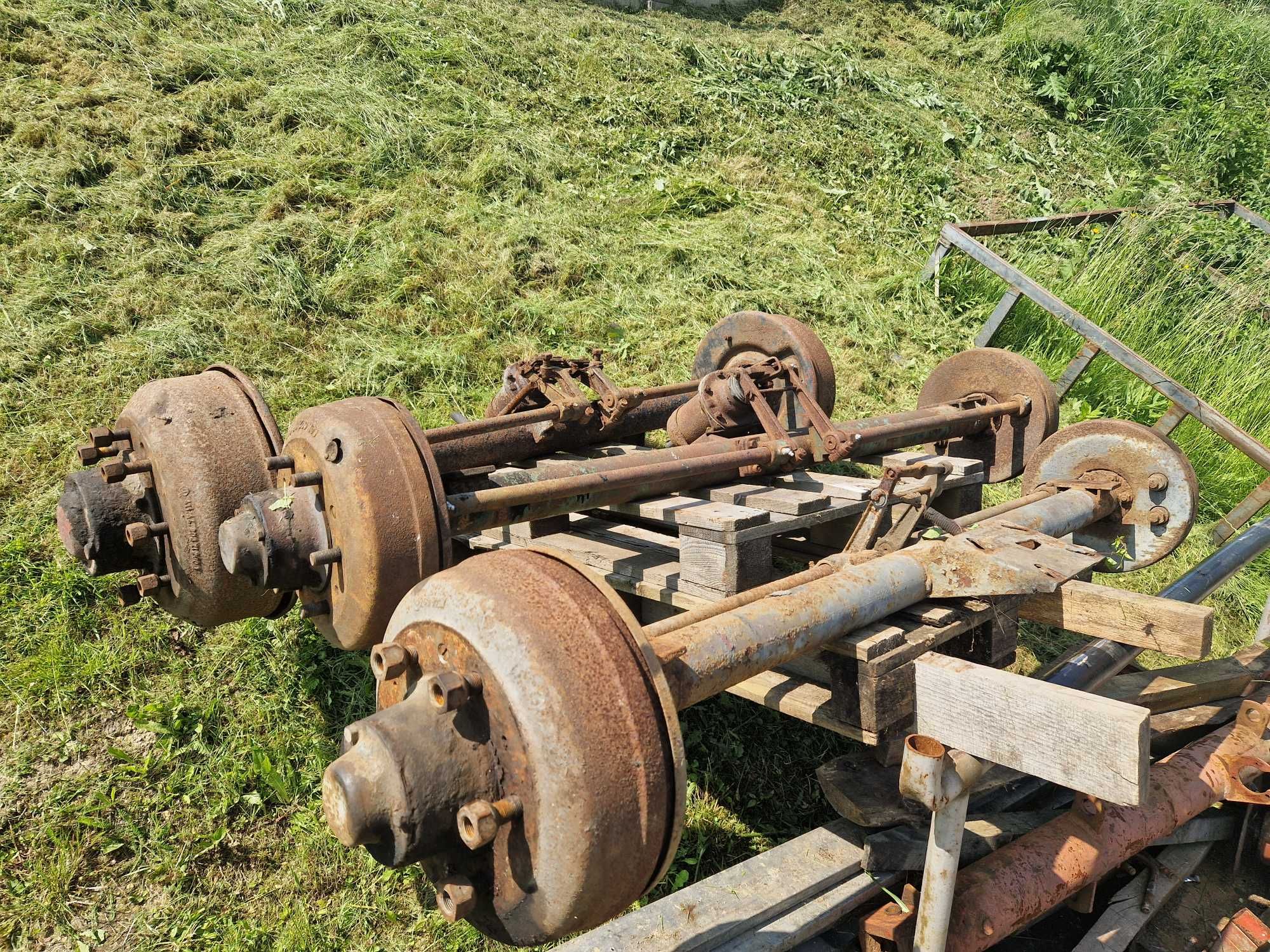 Oś do przyczepy D 47 D 46 D 55 D 50 rozrzutnika Rcw beczkowozu