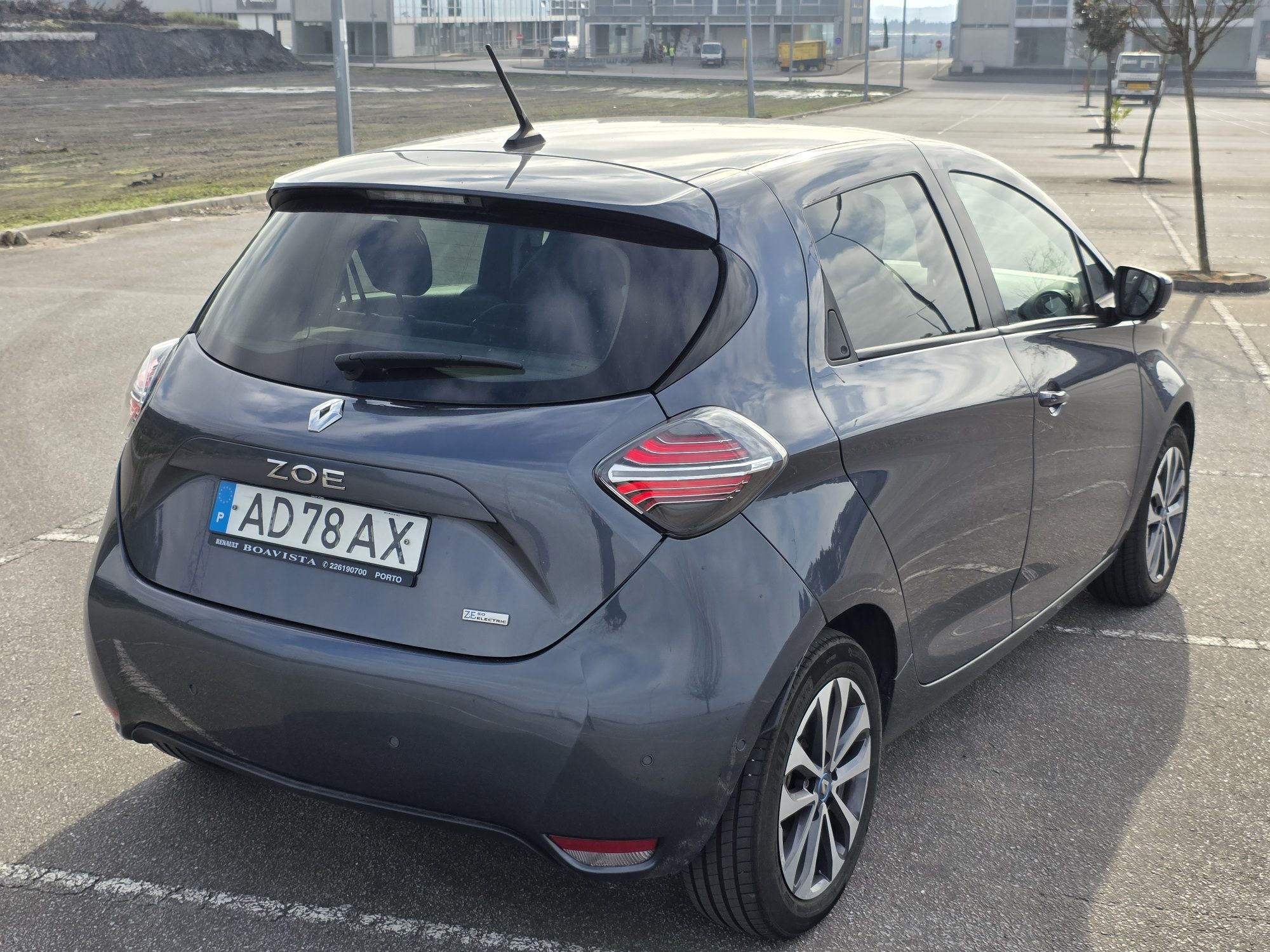 Zoe Executive R135Cv  C/ Baterias  52kw  Nacional  com carregame