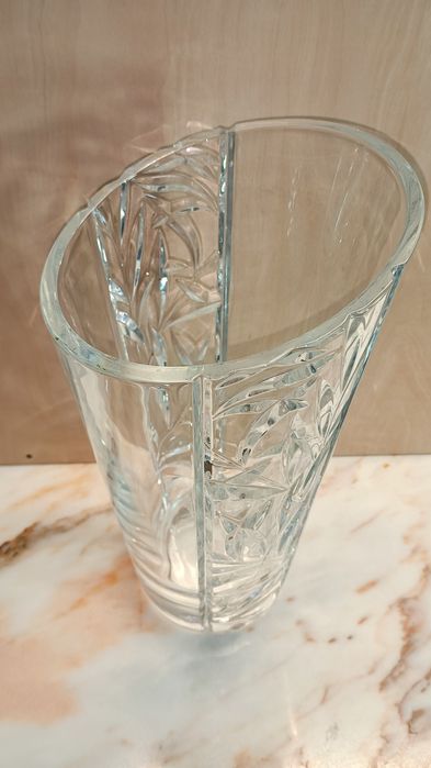 Jarra de cristal D ARQUES 30cm altura com um design multifacetado e de