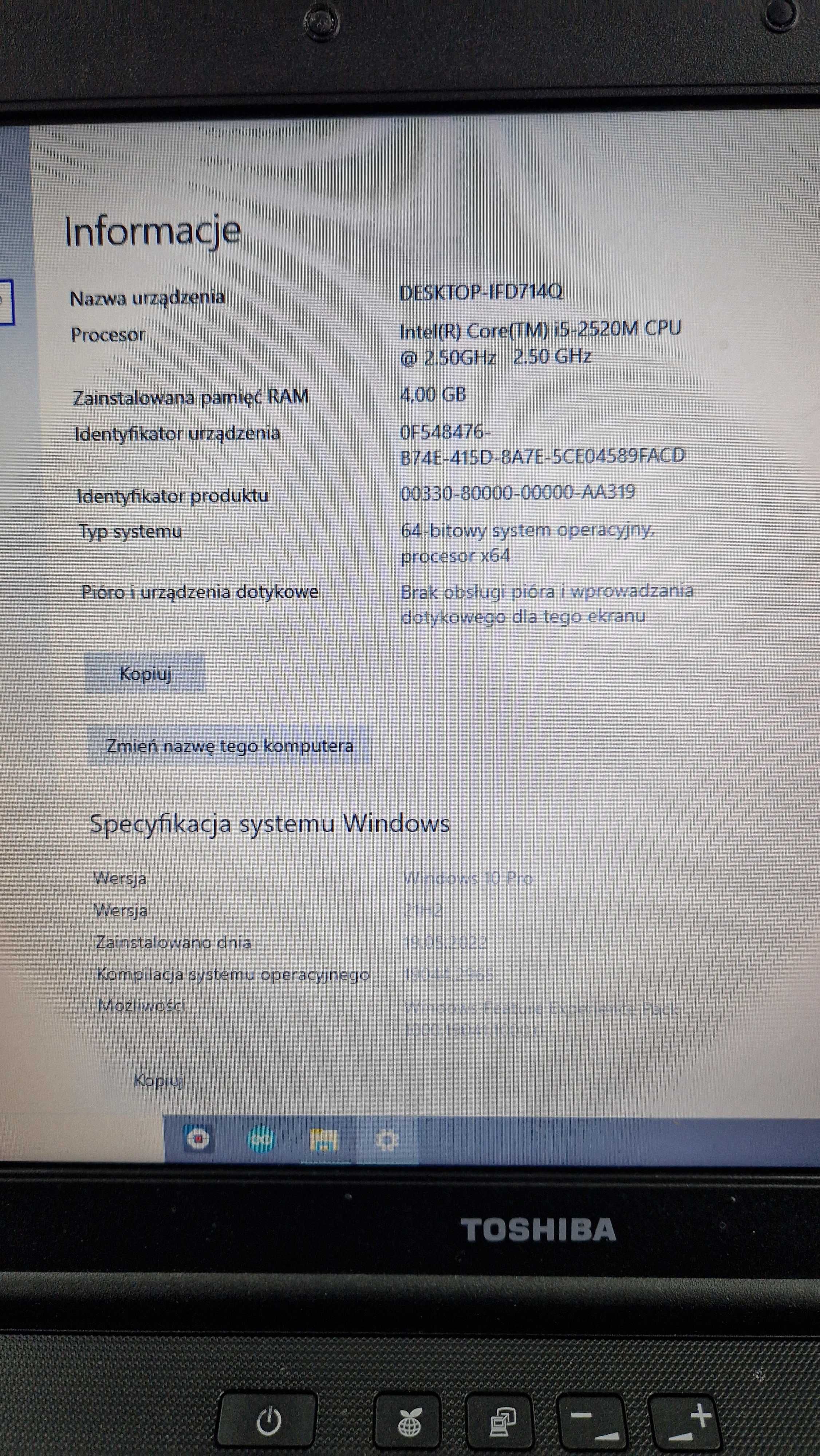 Laptop Toshiba - sprawny z dużym ekranem i zasilaczem