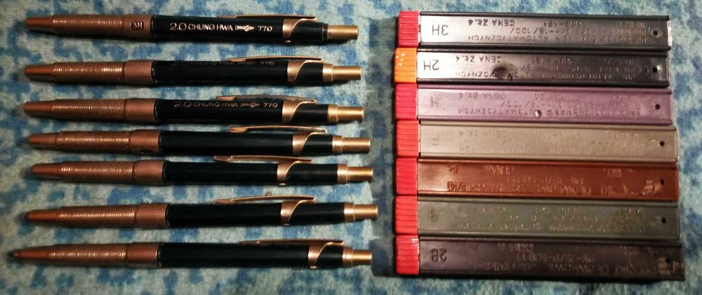 7 metalowych ołówków automatycznych 1 mm