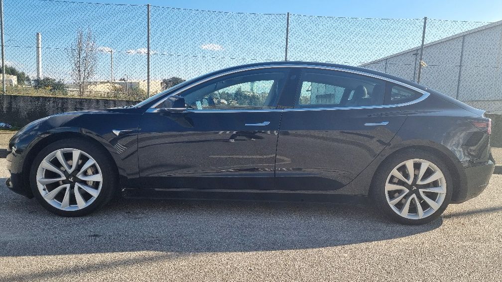 Tesla Model 3 Long Range AWD Dual Motor
