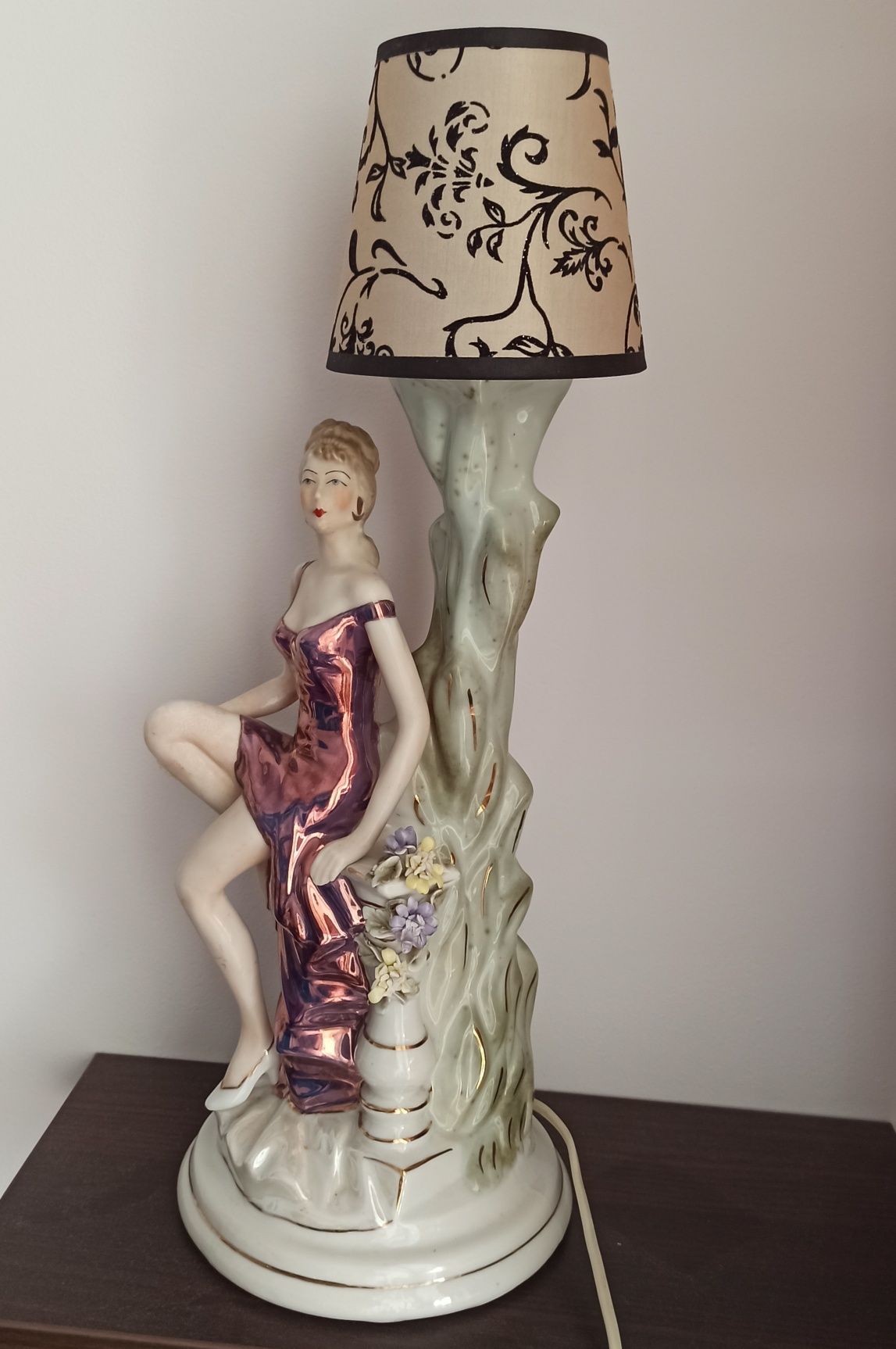 Porcelanowa lampa figurka art deco dama vintage