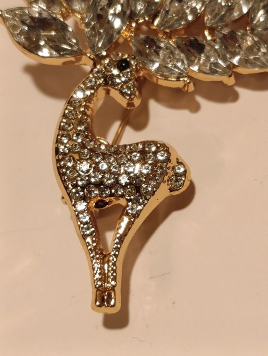 Broszka świąteczna srebrny renifer.